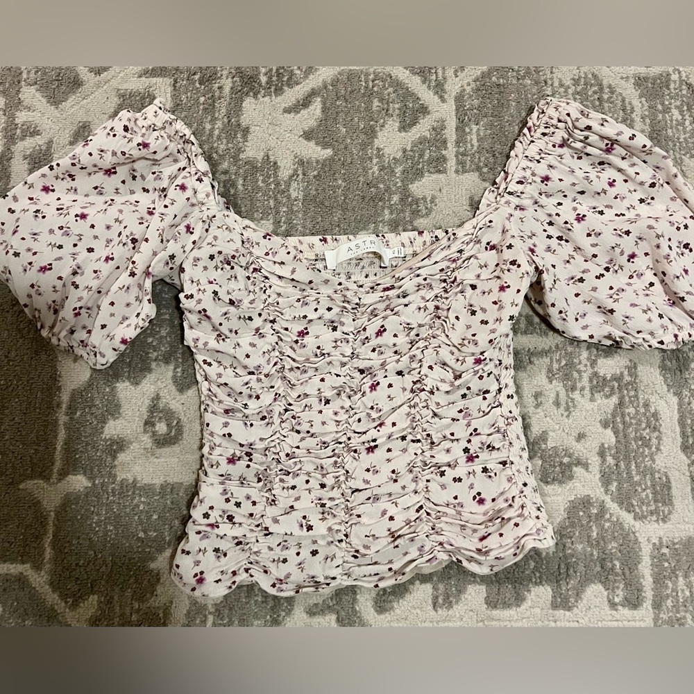 ASTR puff sleeve blouse